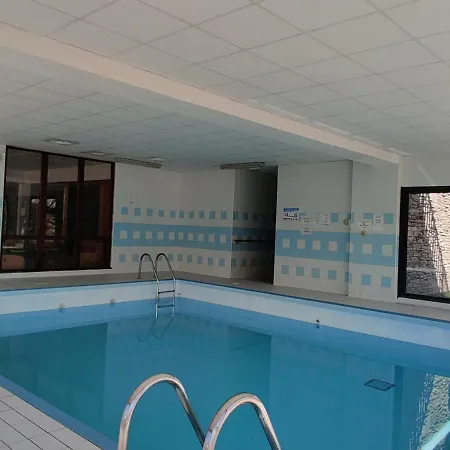 Charmante Avec Piscine Chauffee A 300m Des Pistes - 4 Pieces Pour 8 Personnes A - Fr-1-504-431