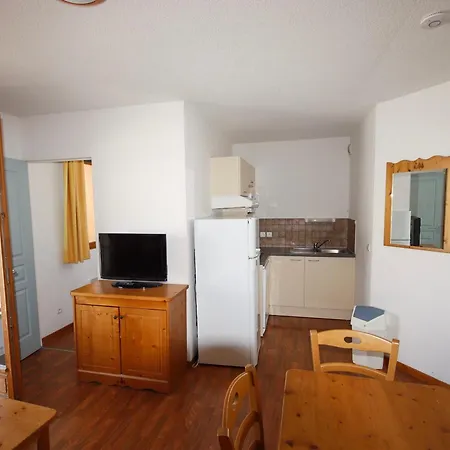 Appartement Charmante Avec Piscine Chauffee A 300m Des Pistes - 4 Pieces Pour 8 Personnes A - Fr-1-504-431